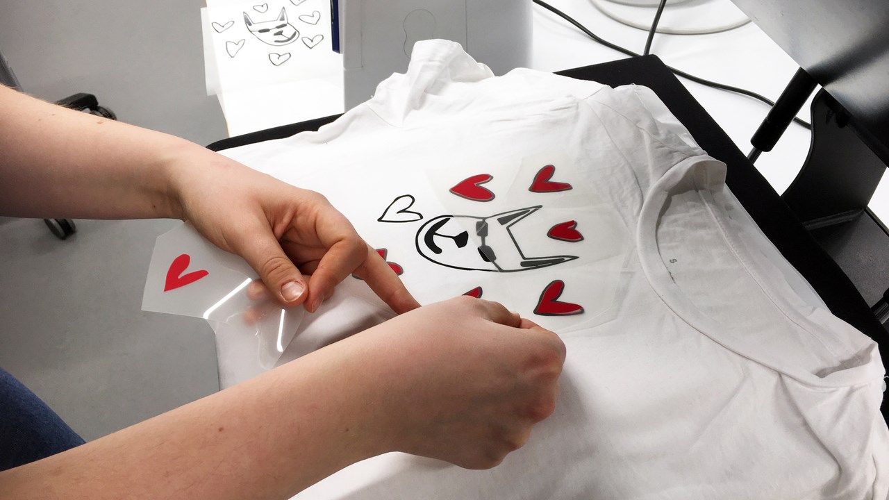 T-shirt tillverkning i Curiosum Makerspace