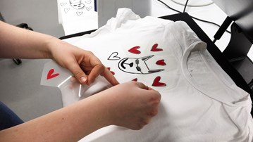 T-shirt tillverkning i Curiosum Makerspace