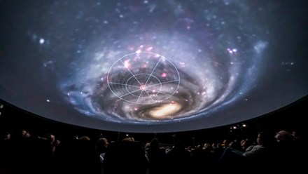 Planetarievisning i Curiosums domteater